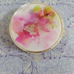 たかの友梨エステファクトフラワーパクトN ケース入りファンデーションのサムネイル