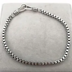 Item thumbnail for item 8231b13d-6f18-4f3e-b433-c60e973013a6