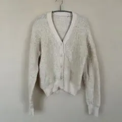 クリーム色 ニット カーディガン ボタン付き　シンプル　もこもこ　秋冬春