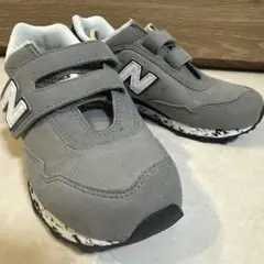 ニューバランス キッズ スニーカー 19.5cm グレー