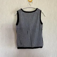 ニット　タンクトップ　ノースリーブのサムネイル