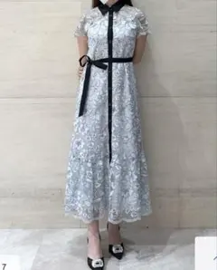 グレースコンチネンタル チュールフラワー刺繍ワンピース サックス 36