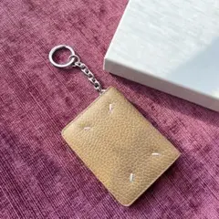 残１【新品】メゾン マルジェラ キーチェーン付 二つ折り カードケース キャメル