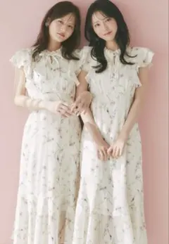 トッコクローゼット　美品　花柄　シアーストライプフリルワンピース