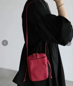 【GUSCIO】【本革】ピンクレザーショルダーバッグ