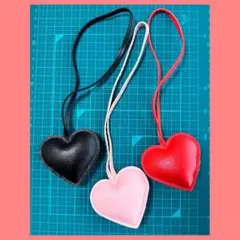 3点セット　バッグチャーム　ハート　黒　ピンク　赤