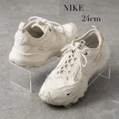 NIKE ナイキ 厚底 スニーカー TC7900 白 ホワイト 24のサムネイル
