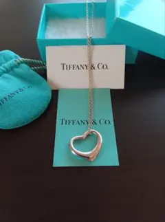 Item thumbnail for item e8f4a58c-b9fc-42a6-b064-8a221a62f59e