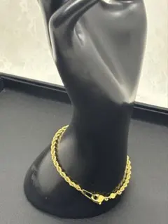 美品 ゴールド ツイストチェーン ブレスレット　レディースオシャレ上品