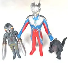 ウルトラマンゼロの、バルタン星人 、80 アーストロン、フィギュア3体セット