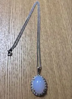 ホワイトカルセドニー ペンダント ネックレス シルバーカラー