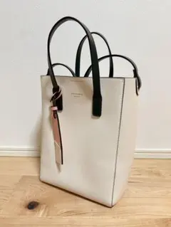 Item thumbnail for item d4f64aa6-652e-4acf-9f36-169cf457e8a4