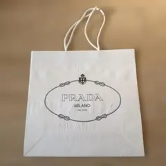 PRADA プラダ　紙袋　ショッパー　特大