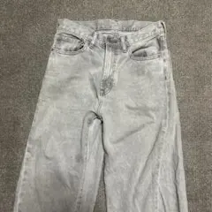 GU グレー バレルレッグジーンズ