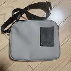 Calvin Klein ショルダーバッグ グレーのサムネイル