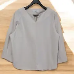 OPAQUE CLIP オペークドットクリップ カットソ Vネック長袖ブラウスのサムネイル
