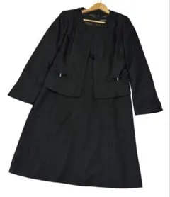 セレモニースーツ　ワンピーススタイル　未使用品　黒　大きいサイズ　13号