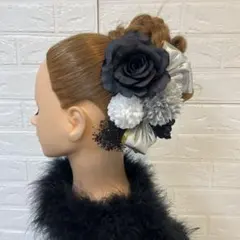 黒薔薇♦️シルバー成人式髪飾り♦️卒業式　振り袖