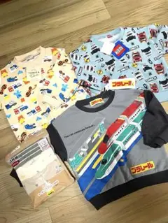 新品未使用タグ付き　90 トミカ プラレール　トレーナー 肌着　セット