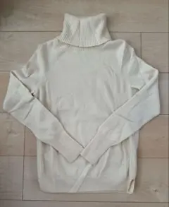 UNIQLO カシミヤタートルネックセーター