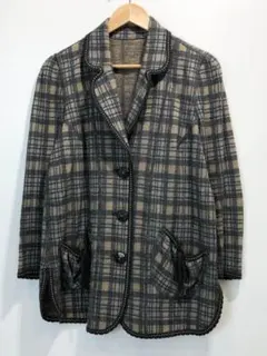 伊太利屋 チェック柄 ボタン装飾 裾スリット デザイン ジャケット 11