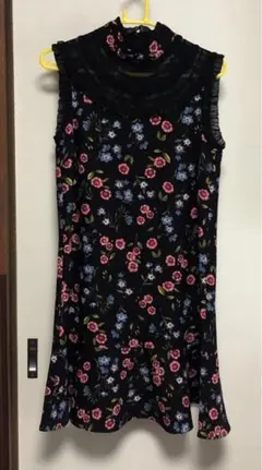 kate spade NEW YORK♠黒・花柄ワンピース♠（used）