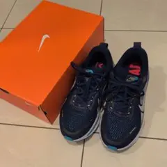 Nike Vomero 18 ネイビー 26.0cmのサムネイル