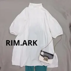 リムアーク タックボタンボリュームトップス RIM.ARK - メルカリ