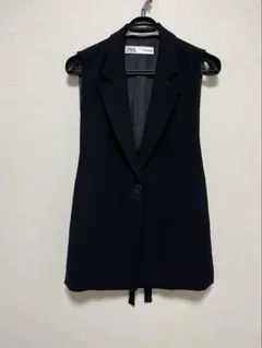 ZARAブラックジレ ノースリーブジャケット