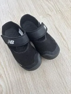 New Balance キッズシューズ 黒　サンダル