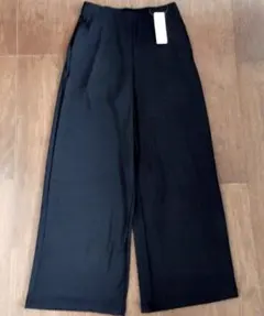 ユニクロ クレープジャージーストレートパンツ WOMEN ブラック Mサイズ