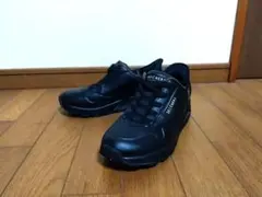 スケッチャーズ　スニーカー