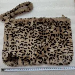 カシータ　ヒョウ柄ファークラッチバッグ