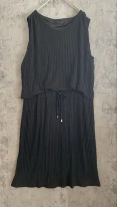 ブラック プリーツ ノースリーブ ワンピース