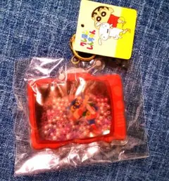 楽天にて589円+送料190円　新品　クレヨンしんちゃん　キーホルダー