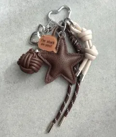 じゃらじゃらキーホルダー バッグチャーム キーチャーム　星　レザー調　ブラウン