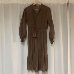 QiXuan STUDIO ブラウン 総柄 ワンピース 秋服 プリーツ
