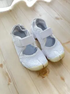 NIKE エアリフト 24センチ ホワイト - メルカリ