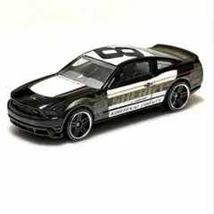 ホットウィール　2005 フォード マスタング GT ミニカー