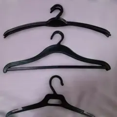 衣類ハンガーセット（黒・白）