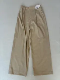 UNIQLO タックワイドパンツ　ベージュ 新品未使用