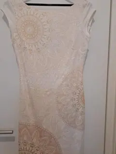 ホワイト レース模様 タイトフィットドレス