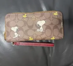 Coach スヌーピー柄 長財布