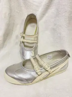 onitsuka tiger オニツカタイガー　パンプス　シューズ　シルバーのサムネイル