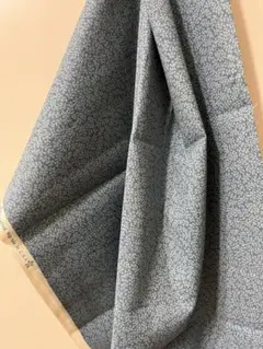 青系小花模様の綿プリント生地