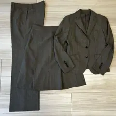 グレー ストライプ スーツ三点セットのサムネイル