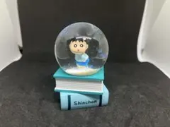 クレヨンしんちゃん　光るスノードームフィギュア