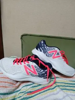 New Balance 696 レディース スニーカー テニスシュ－ズ、綺麗