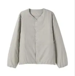 無印良品　軽量ダウンポケッタブルノーカラージャケット　ライトシルバーグレー