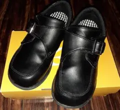 ブラックフォーマルシューズ ストラップ付き　入学式　　男の子